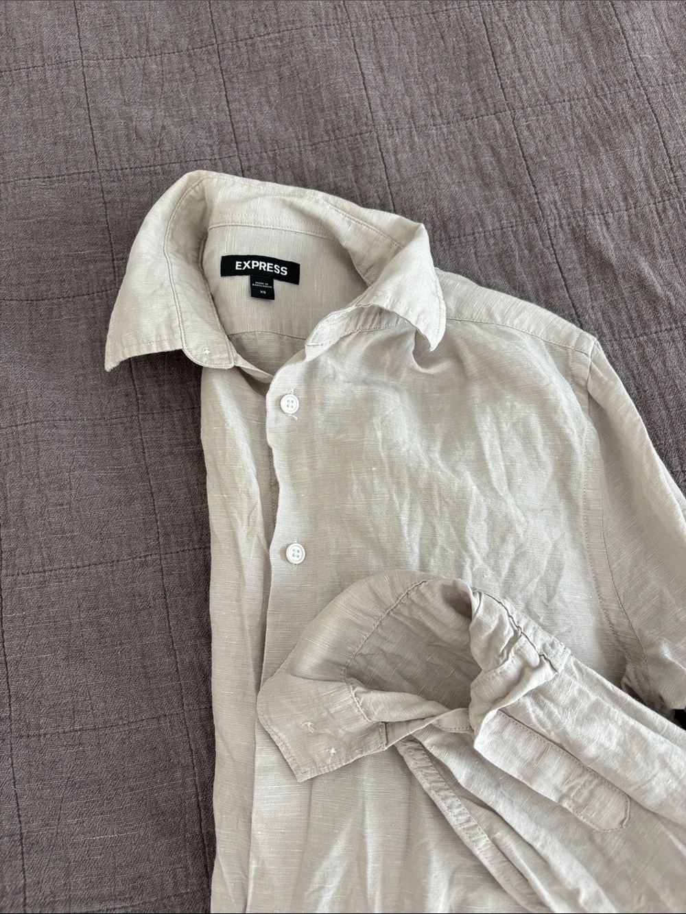 Express Men's Light Beige Button-Down Linen Shirt